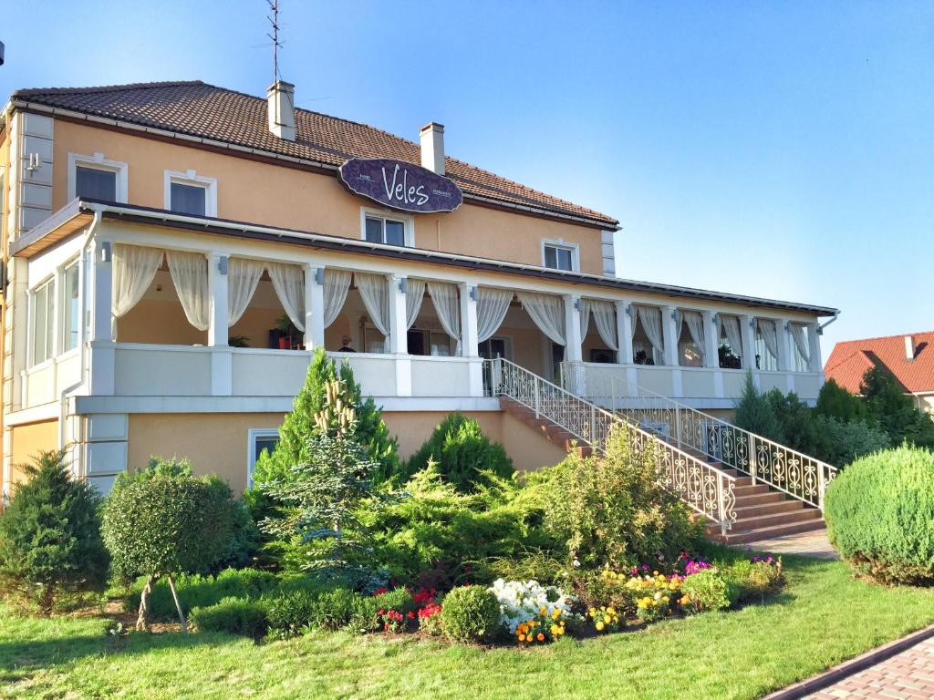Veles Hotel photo 4