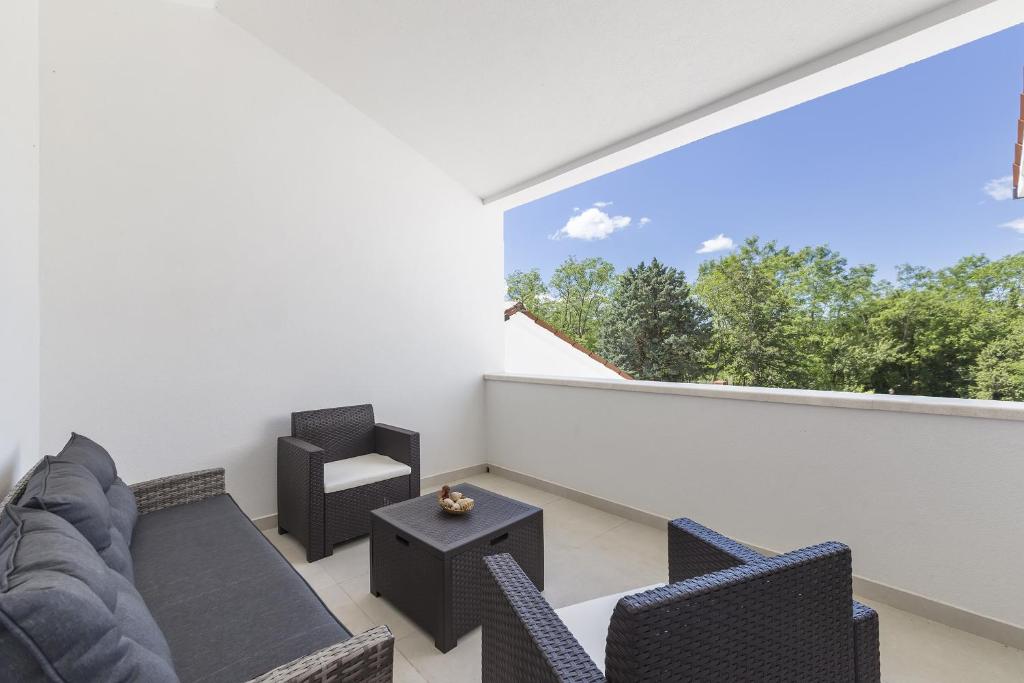 Villa Ana Labin for 12 person with 6 bedrooms & private pool photo 4