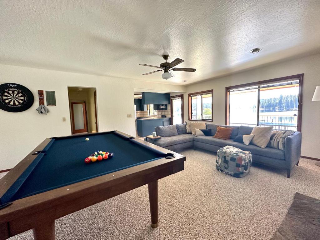 Luxury Yosemite Lake House photo 4