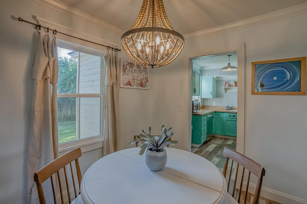 Urban Nest Cottage - Book Now! photo 4
