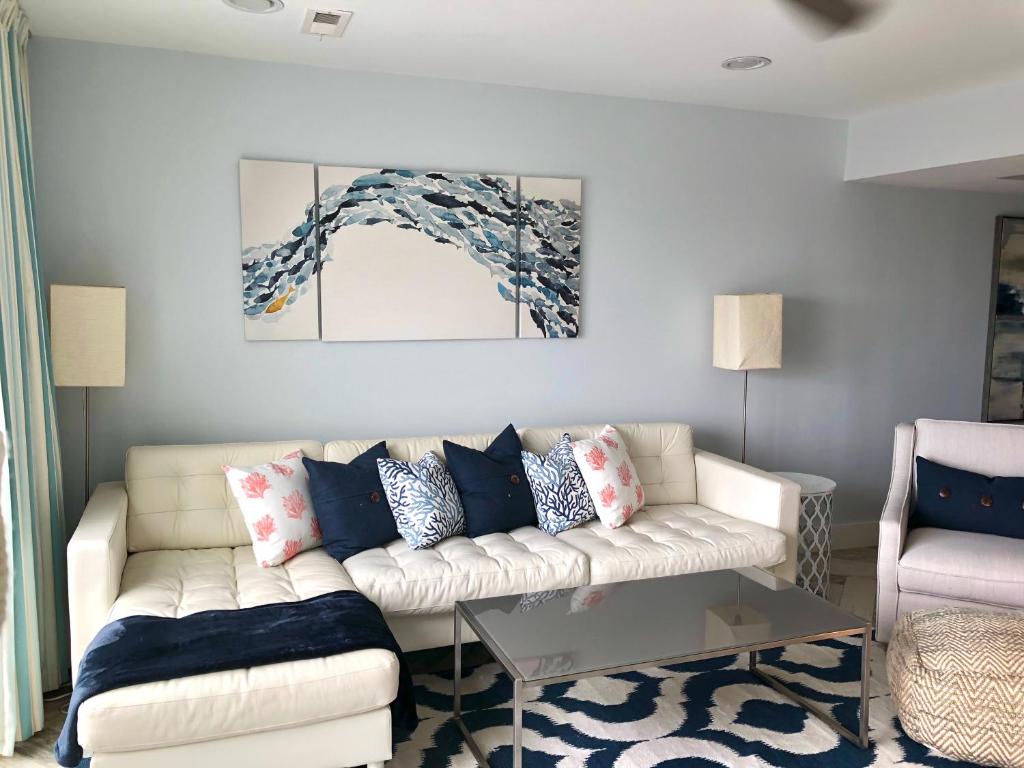 Oceanfront and Beachfront, Unforgettable Vacation image