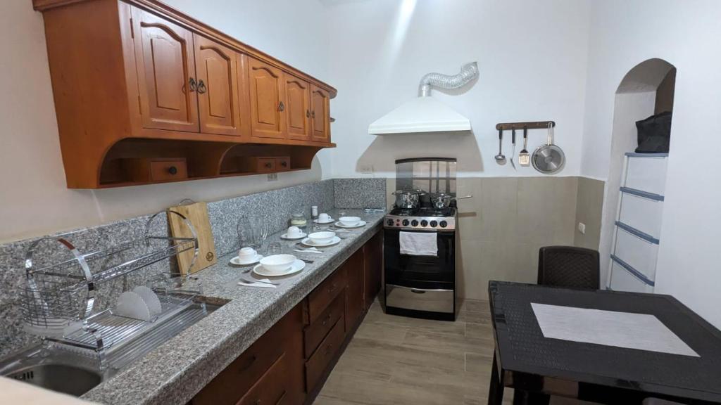 Beautiful room near everything 1 photo 3
