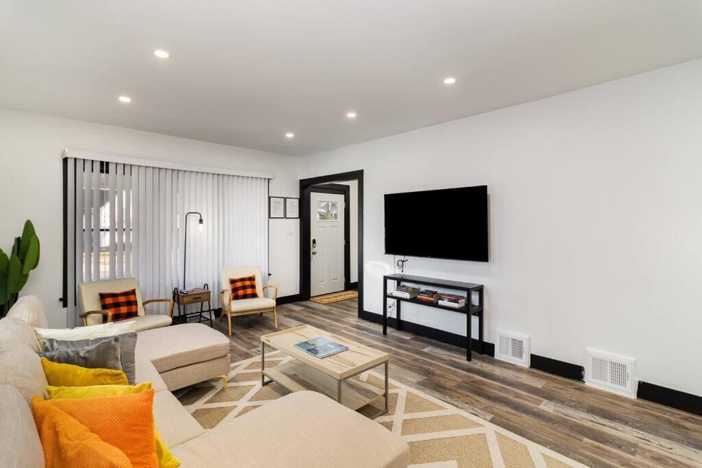 Sand & Sun Retreat,2 Living Rooms, Kids Play Area photo 1