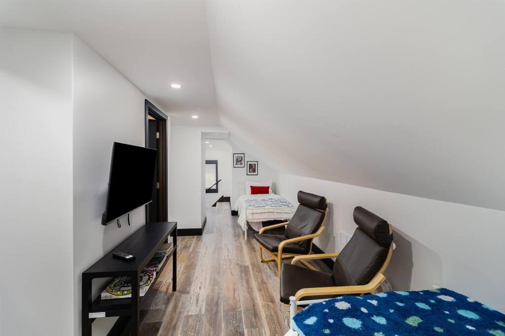 Sand & Sun Retreat,2 Living Rooms, Kids Play Area photo 4