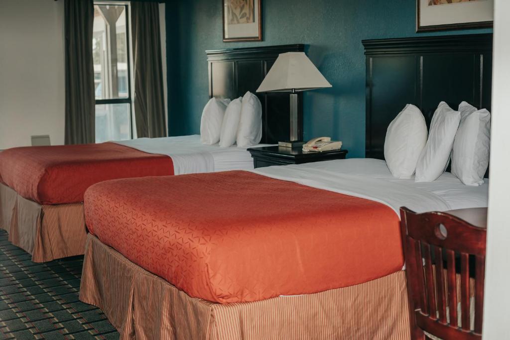 Victorian Inn & Suites photo 4