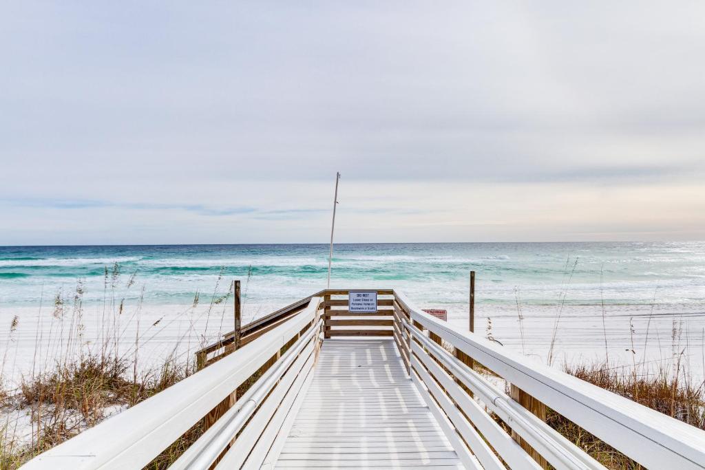 Pensacola Beach Condo with Access to Beach and Pool photo 1