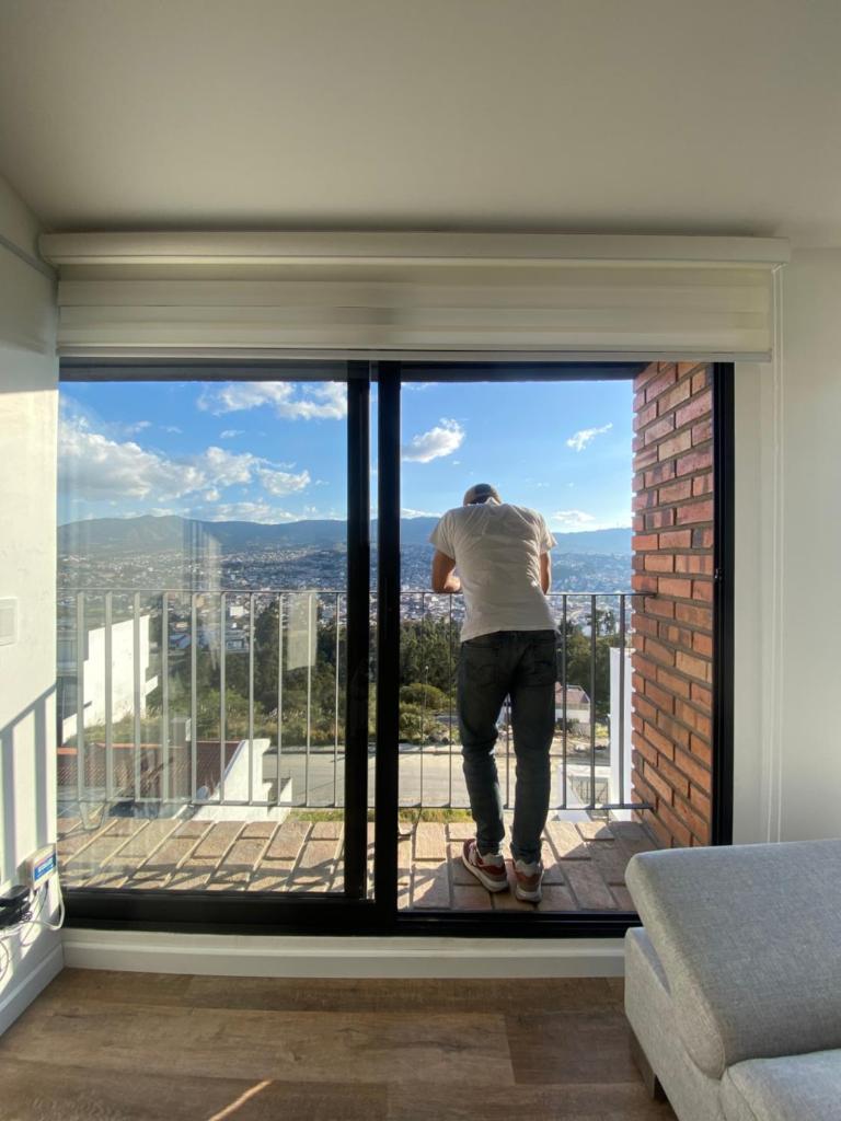 Suite 06 photo 2