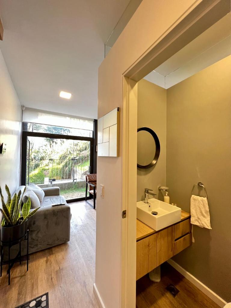Suite 06 photo 3