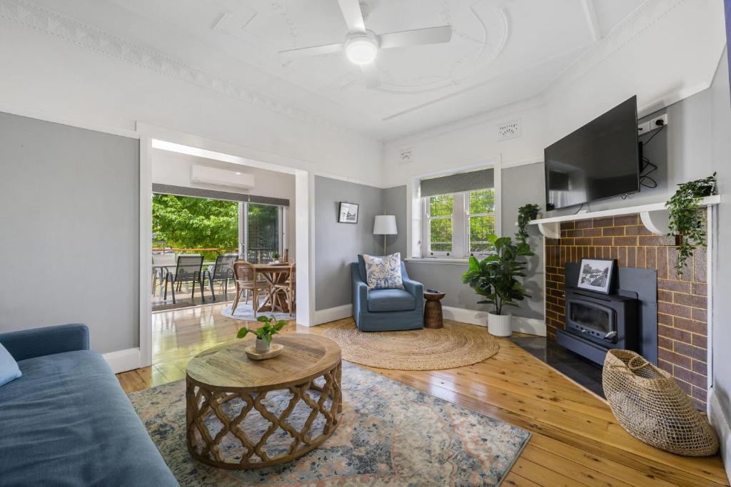 Bluestone Cottage - Character & Class photo 1