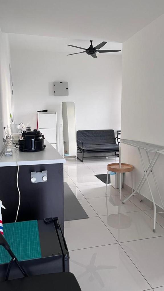 Fully furnished Studio Unit. photo 1