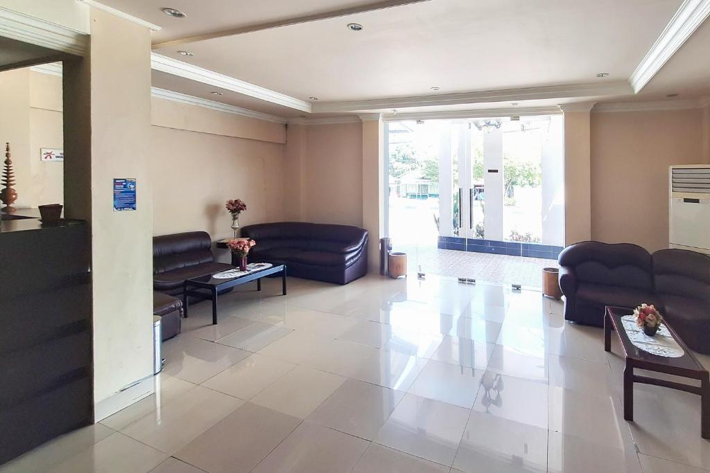 Urbanview Hotel Surya Kahayan Palangkaraya by RedDoorz photo 4