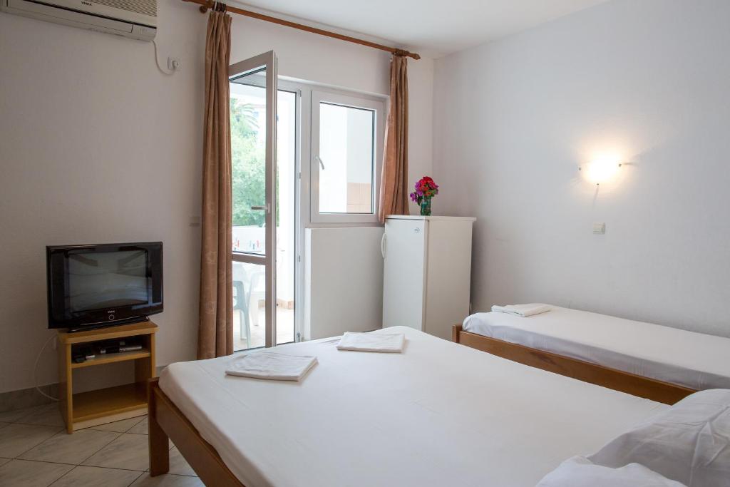Guest House Violet photo 2