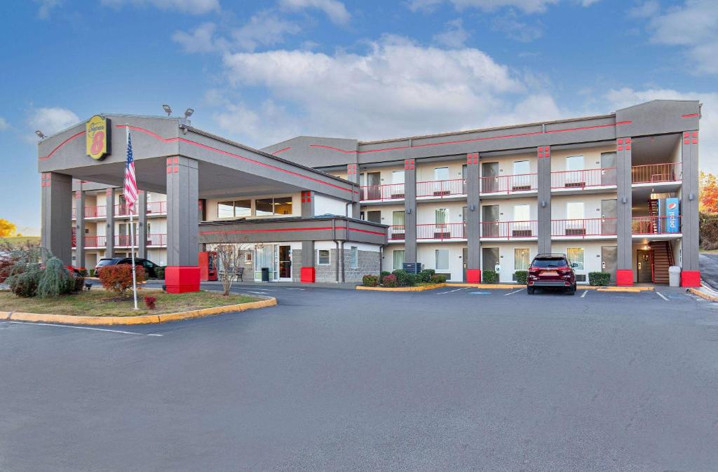 Super 8 by Wyndham Kingsport image