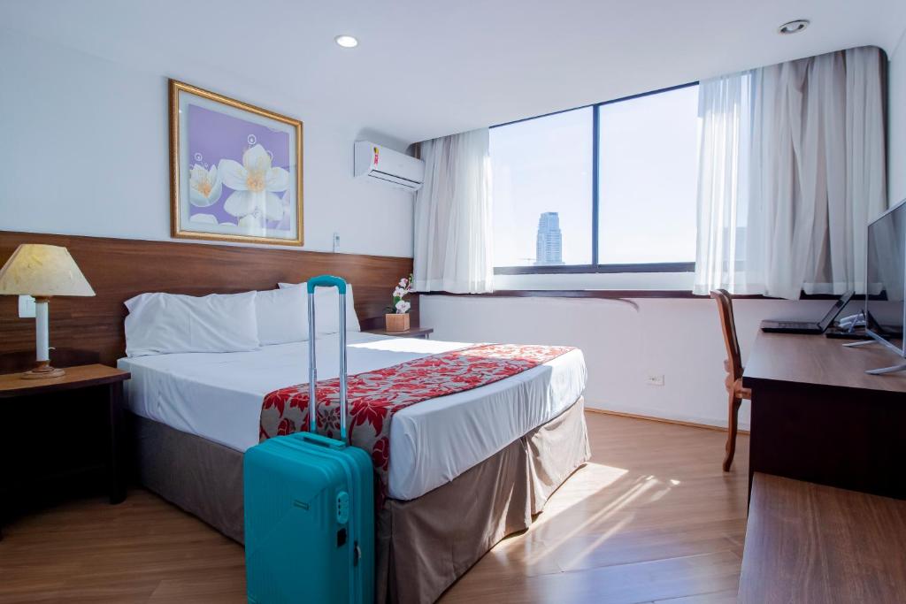 Hotel Dan Inn Curitiba Centro by Nacional Inn - Tap to explore photos