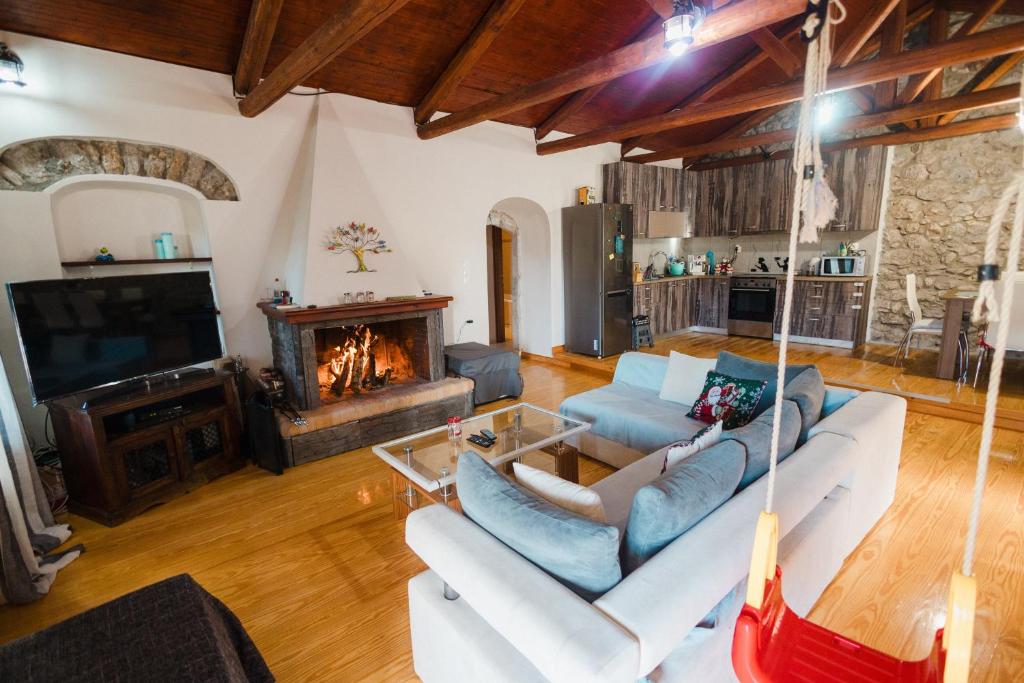 Mountain Hotels "Balasi's House" photo 4