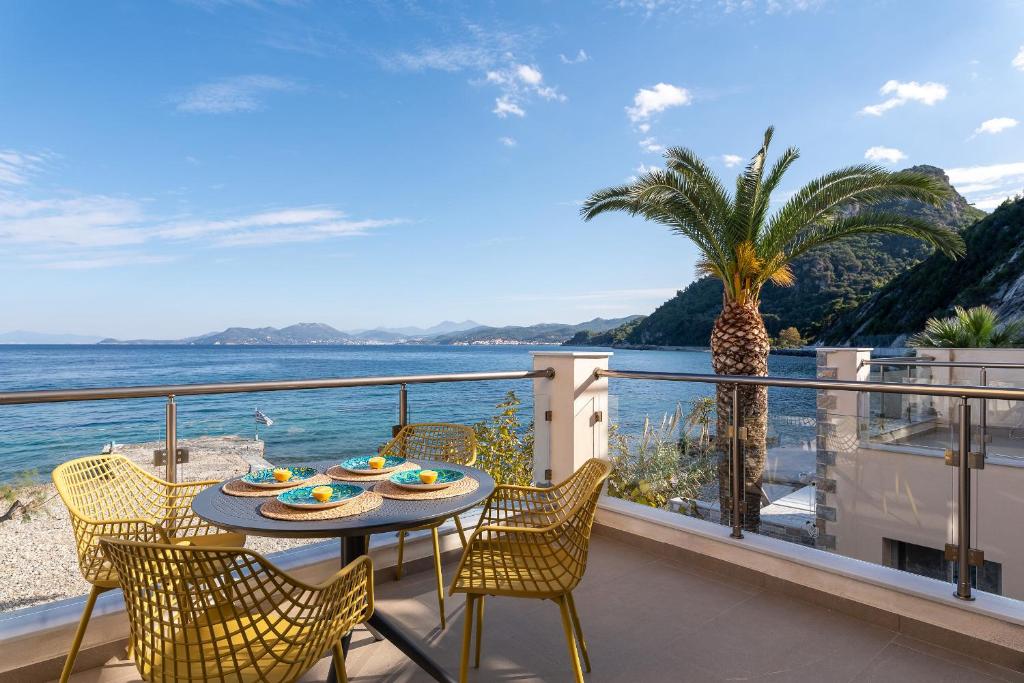 8MOONS BOUTIQUE APARTMENTS