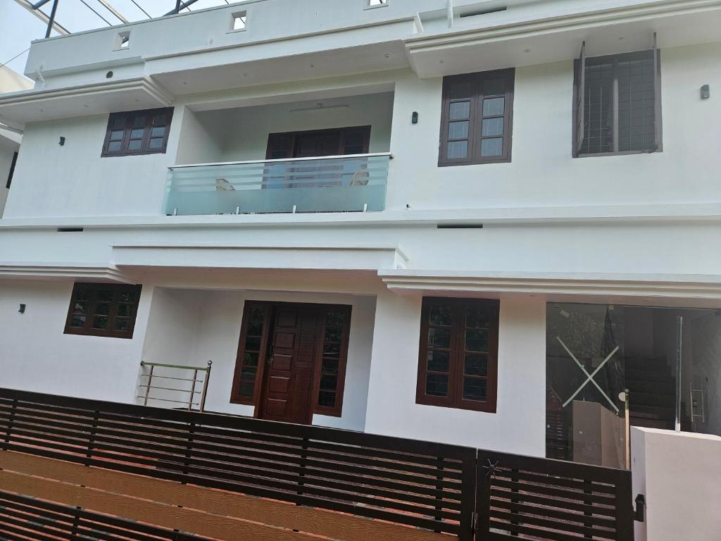 MATHER RAJAGIRI FURNISHED APARTMENTS photo 3