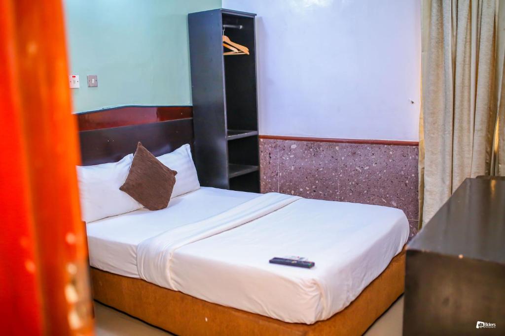 Suru Express Hotel photo 1