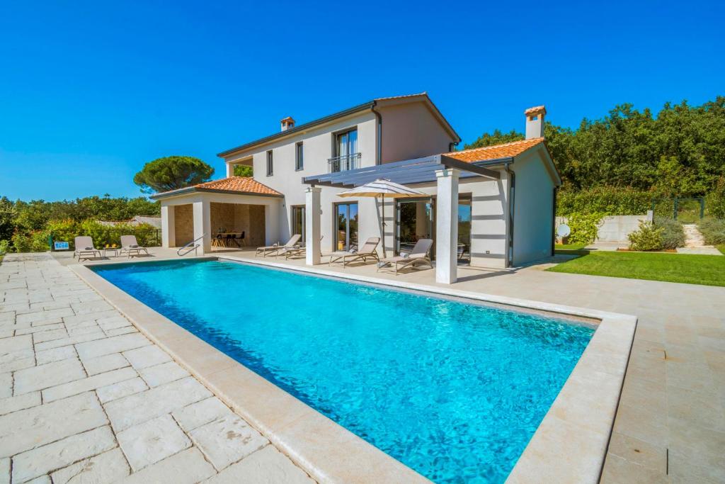 Villa Frida in Vizinada, Poreč by Istrabook photo 1