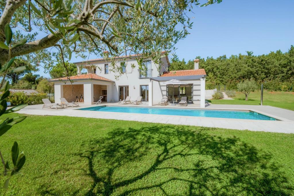 Villa Frida in Vizinada, Poreč by Istrabook photo 2
