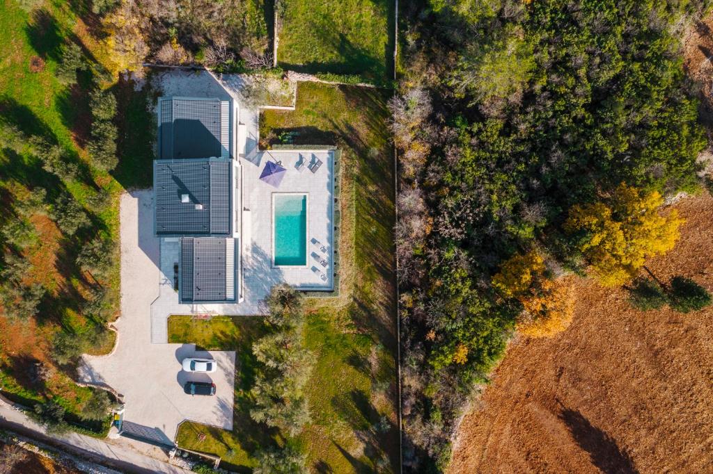 Martincic residence - 5 stars luxury with pool heating on 4000m2 photo 2