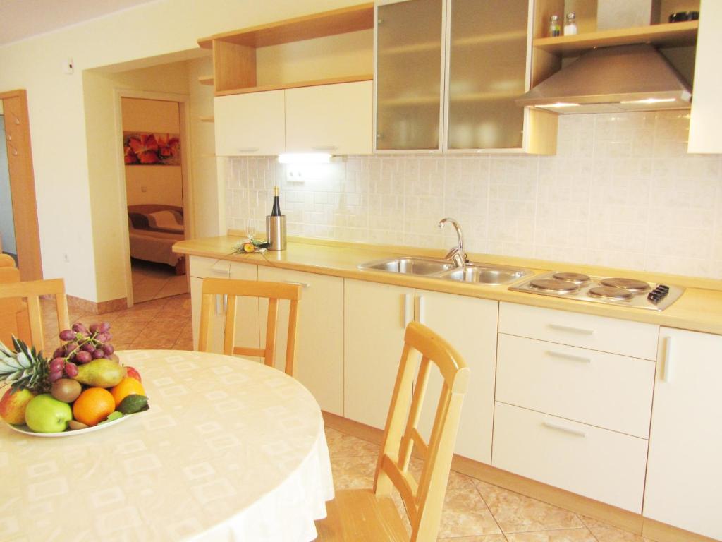 Apartments Luna photo 3