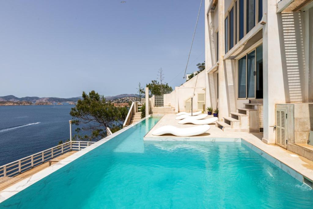 4 bedrooms villa with sea view private pool and jacuzzi at El Toro photo 3