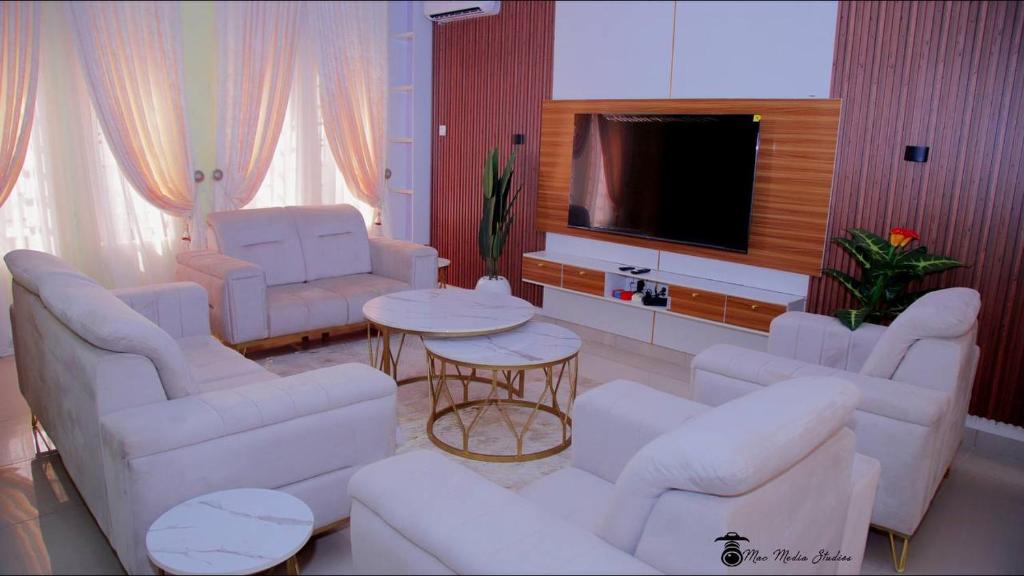 Bald Eagle Apartments photo 3