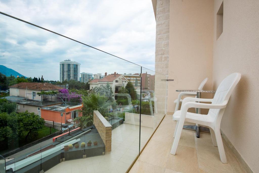 Двухместный (Трехместный номер с балконом), Guest House Vila Centar
