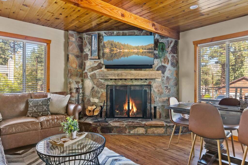 The Big Bear Family Cabin photo 2