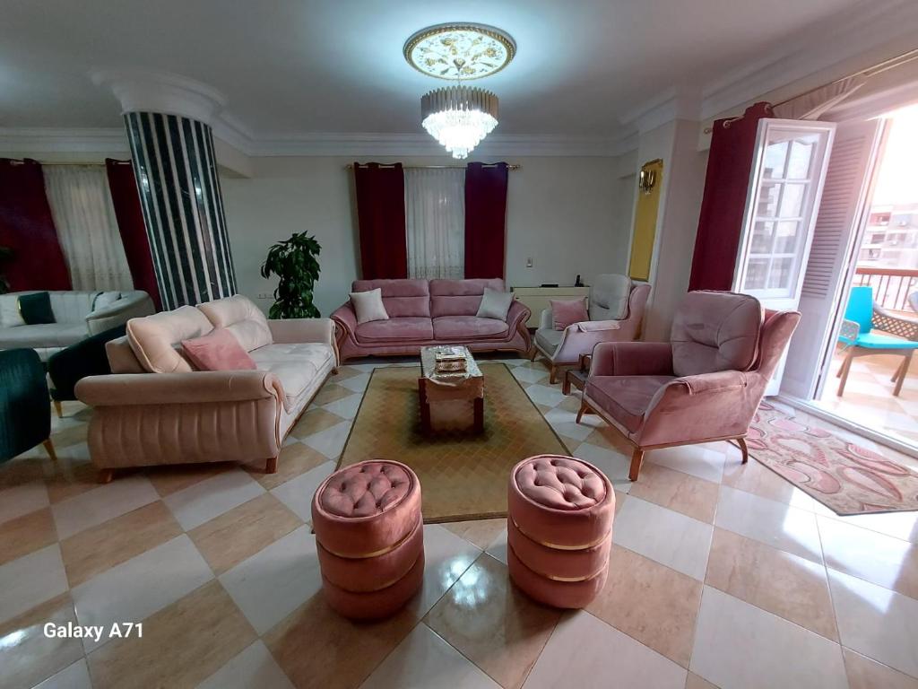 Deluxe Apartment Nasr city - Tap to explore photos