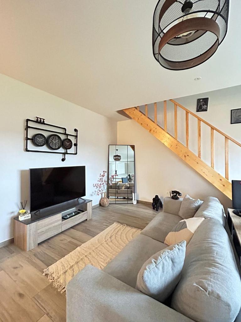 Duplex, parking gratuit privé, 5min centre Auxerre photo 1