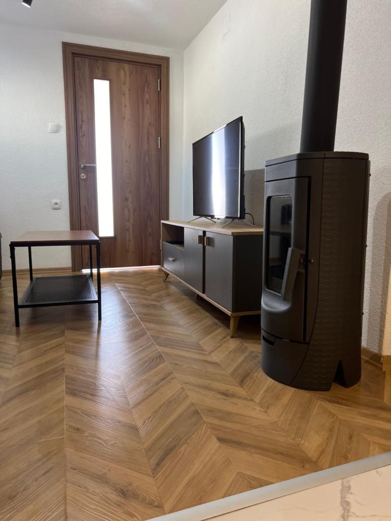 Mavrovo Square One Bedroom APARTMENT photo 2