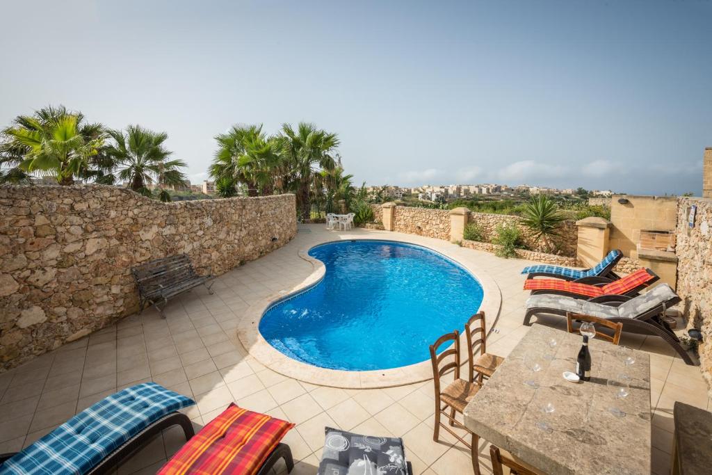 3 Bedroom Farmhouse with Private Pool & Views in Nadur Gozo photo 3