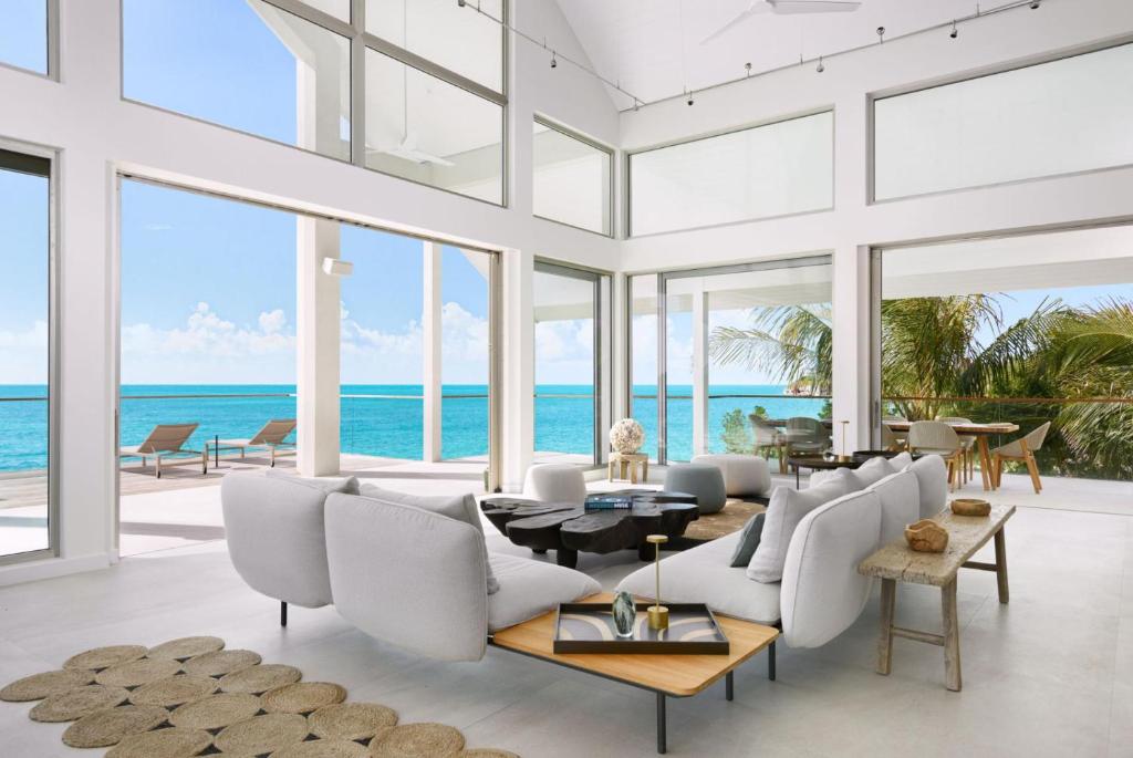 La Mer South, Luxury Oceanfront on Sapodilla Bay photo 2