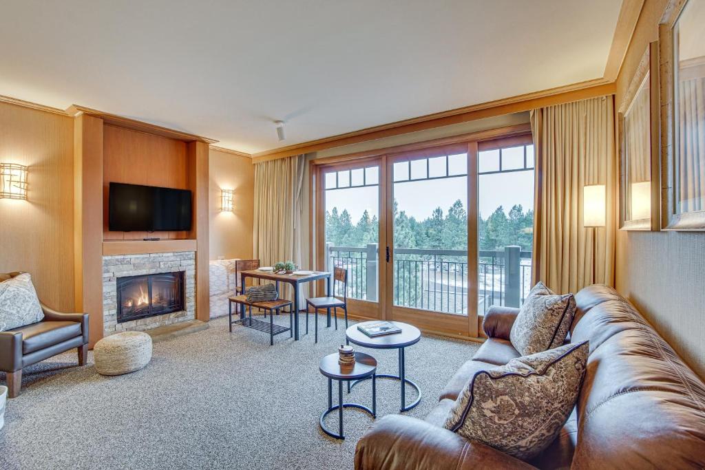 Pet-Friendly Cle Elum Condo - Hike, Ski and Relax! photo 1