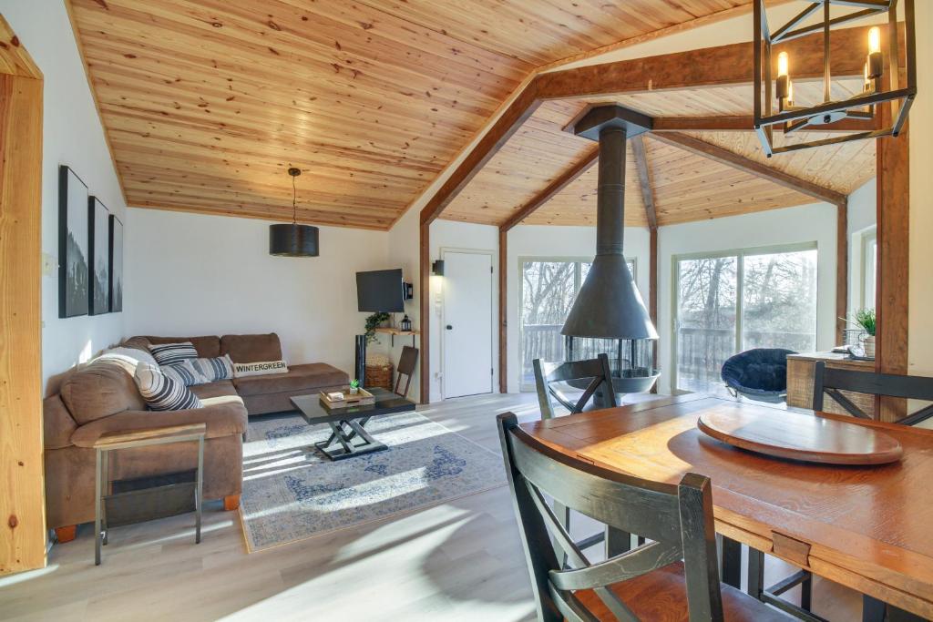 Rustic Getaway with Fireplace - Walk to Slopes! photo 4