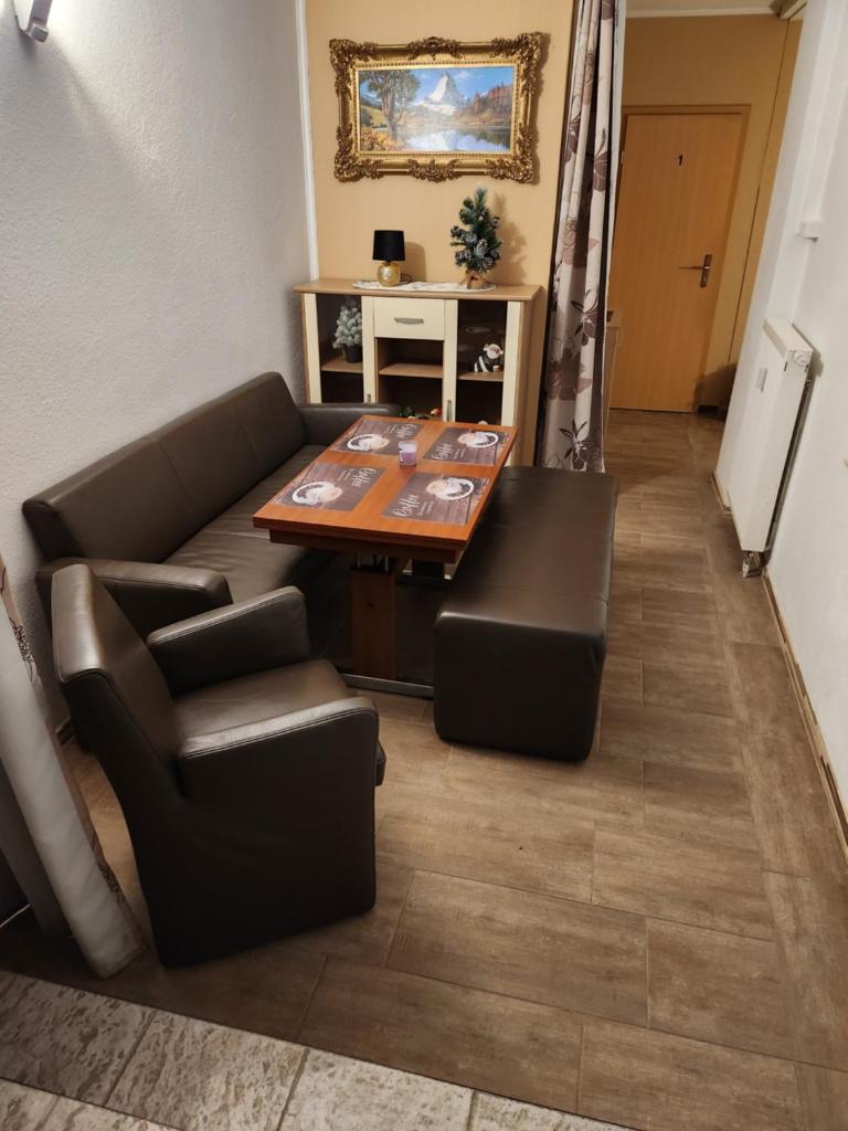 HALLE eine Relax Oase, 1- 3 Wohn-Schlafräume möglich plus Wohn-Sitzbereich, extra Küche, extra Bad, günstig und gut photo 3