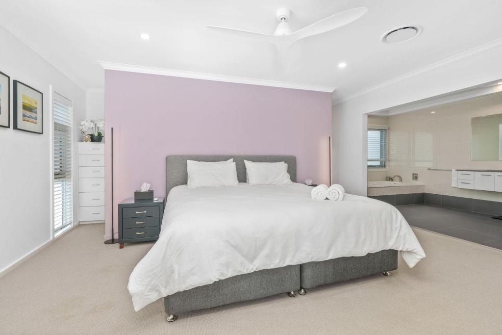Sea La Vie - Pet Friendly with Swimming Pool & Spa photo 4