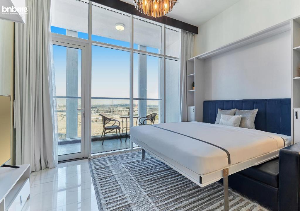 bnbmehomes - Chic Apt - Ideal for Corporate Stays - 1316 photo 2