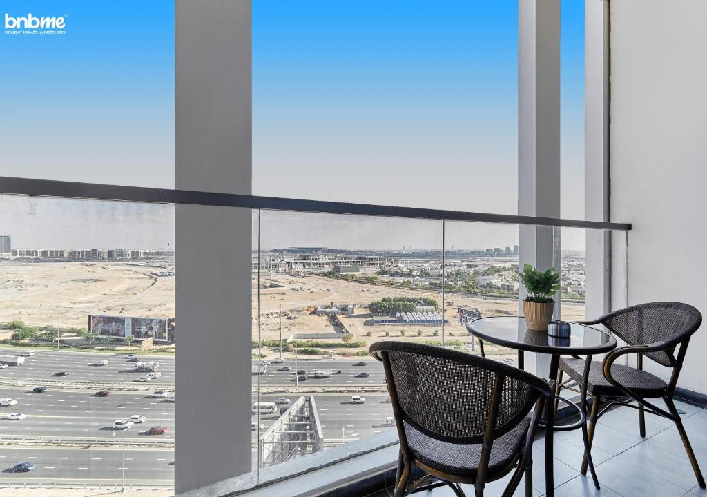 bnbmehomes - Chic Apt - Ideal for Corporate Stays - 1316 photo 4