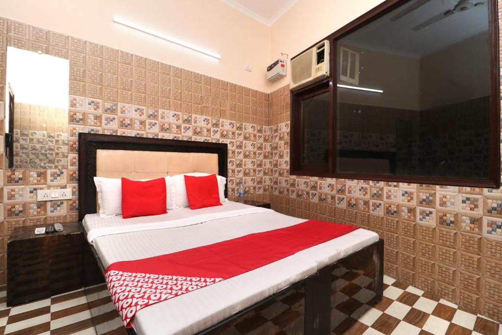 OYO Hotel Kapoor Residency photo 2