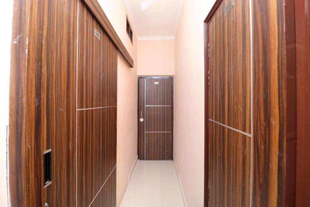OYO Hotel Kapoor Residency photo 4