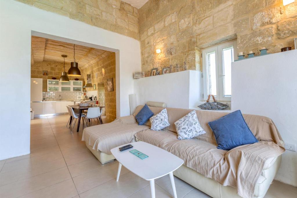 Ta'Patee Pool Farmhouse in Gozo - Happy Rentals photo 4