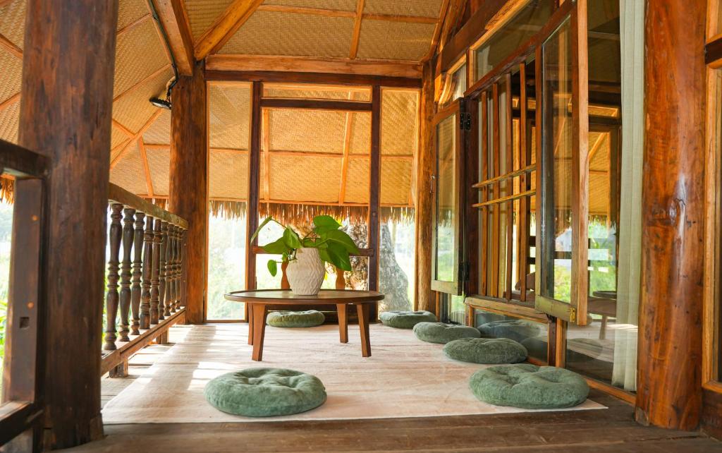 Bavi Hideaway Retreat - Venue Travel