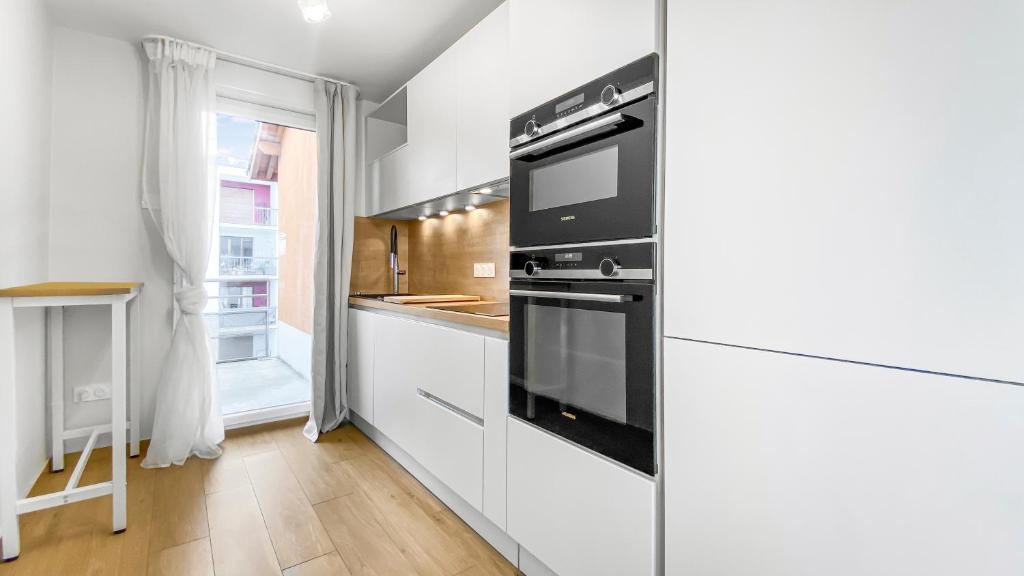 COLOC LAGON - Belle Colocation haut de gamme de 3 chambres / Proche Gare / Parking gratuit / Balcon / Wifi & Netflix photo 4
