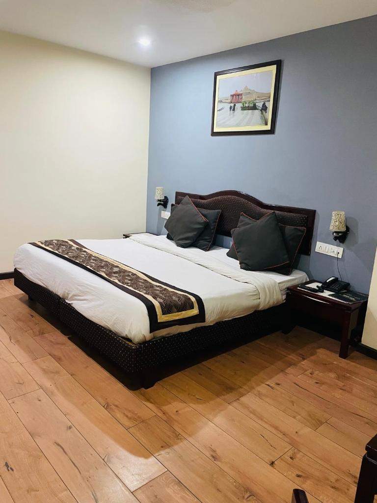 HOTEL ROYAL PRESIDENCY INN photo 2