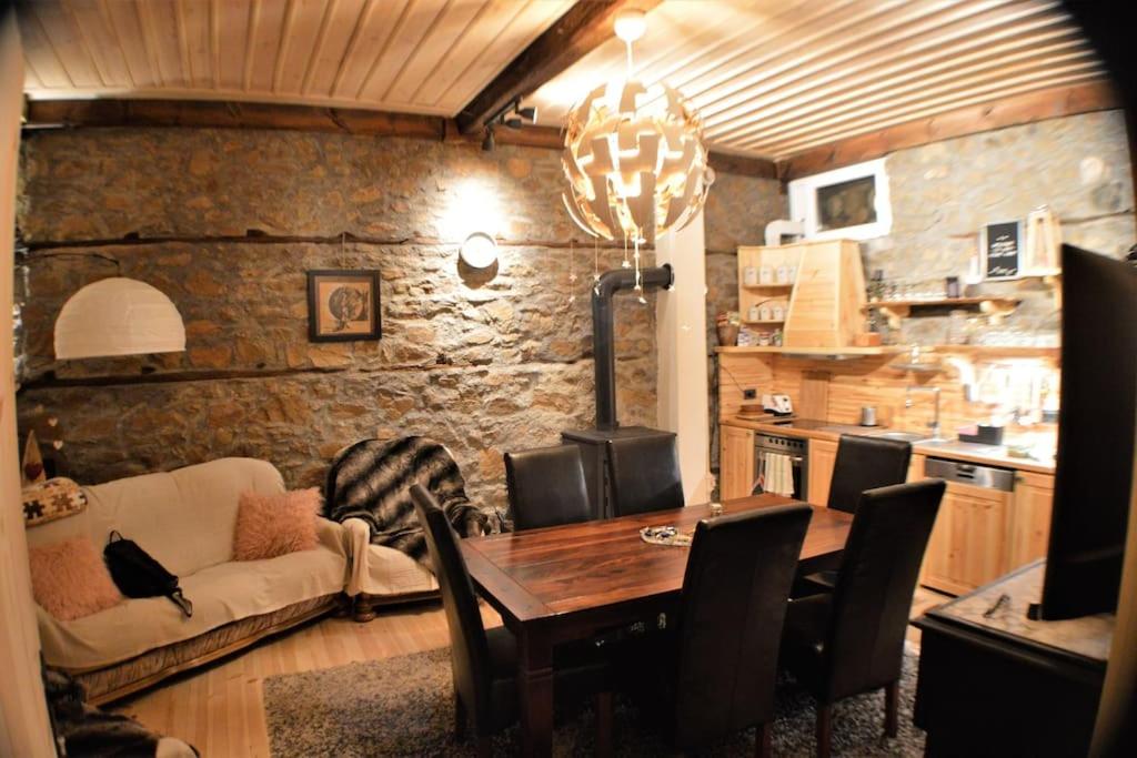 EskiZ - Our stone home photo 1