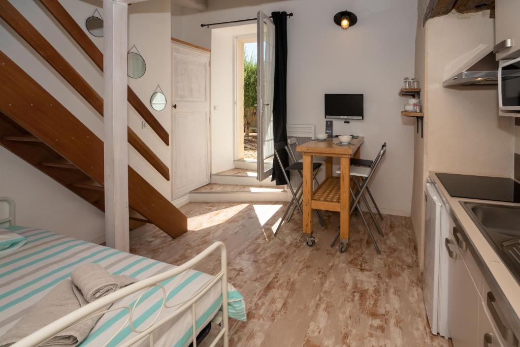 Gîtes ØCN-Studio 2 pers "Le Galatée" Meublé de tourisme 3 étoiles photo 3