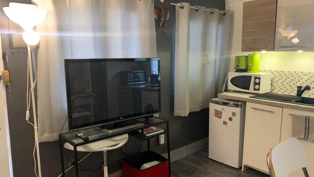Adorable studio 20m2 photo 2